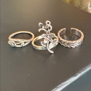 Silver Floral Ring Set